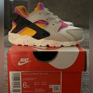 Toddler Nike Huarache Run sneakers